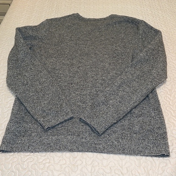 H and M Men’s Gray Heather Pullover Sweater - Picture 4 of 7